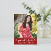 Red Save the Date Graduationフォトスクリプトハート インビテーションポストカード (スタンド正面)