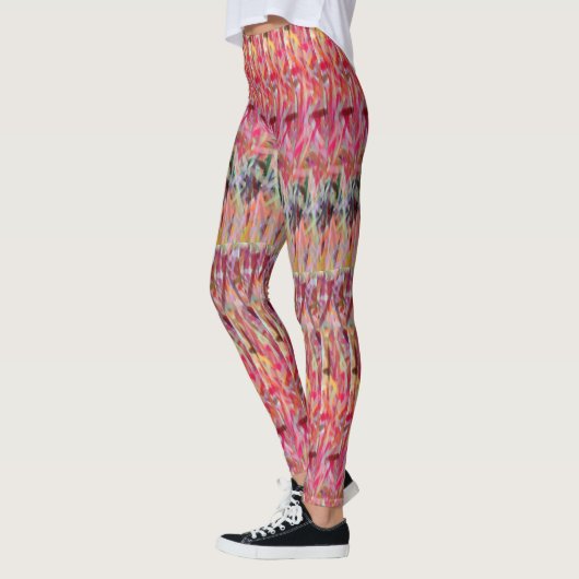 Red Shred Switchback leggings レギンス (左)