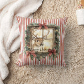 Red Stripes Bows Christmas Deer in Window クッション (ブランケット)