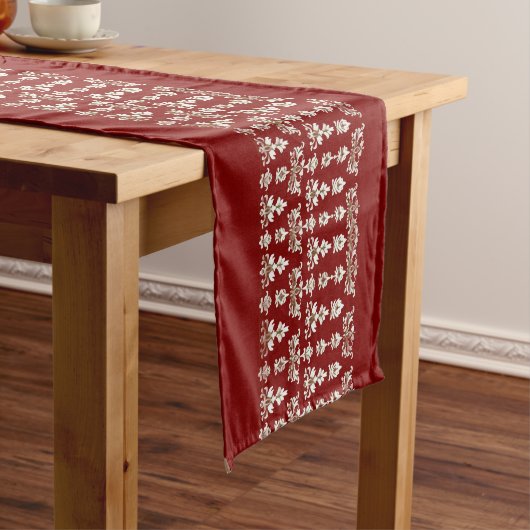 Red Table Runner with Elegant White Center Design ロングテーブルランナー (インサイチュ)