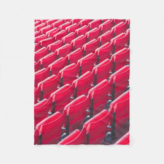 Red theater chairs フリースブランケット (正面)