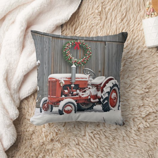 Red Tractor In Snow With Christmas Wreath クッション (ブランケット)