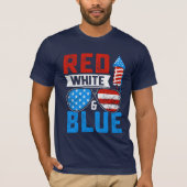 Red, White, and Blue 4th of July Tシャツ (正面)