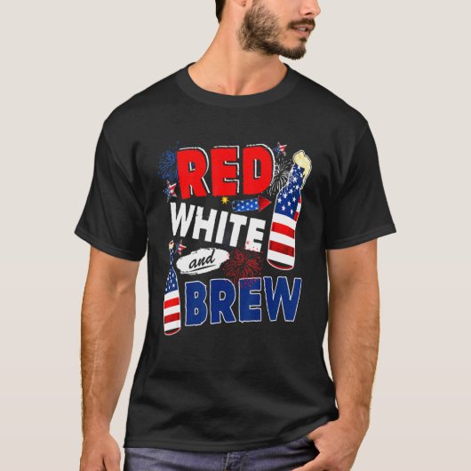 Red White And Brew  Drinking Beer  4th Of July Tシャツ (正面)