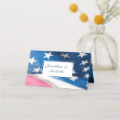 Red White Blue American Flag Patriotic Wedding プレイスカード (裏面)
