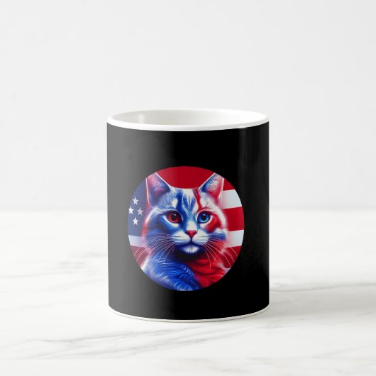 Red White & Blue Cat With American Flag Background コーヒーマグカップ (中央)
