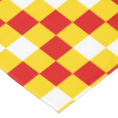 Red White Yellow Checkered Pattern Design  テーブルクロス (アングル)