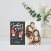 Red Winter Mittens Season's Greetings Photo シーズンポストカード (スタンド正面)