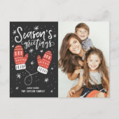 Red Winter Mittens Season's Greetings Photo シーズンポストカード (正面)