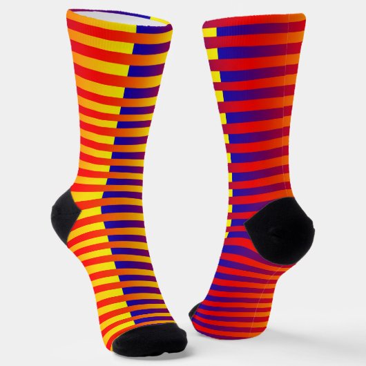 Red Yellow Orange Blue Striped Pattern ソックス (傾斜あり)