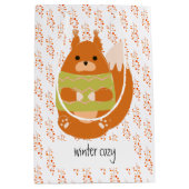Reddish Brown Squirrel In a Green Sweater ミディアムペーパーバッグ (正面)