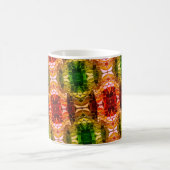 Redondos geram formas vermelhas, verdes e douradas コーヒーマグカップ (中央)