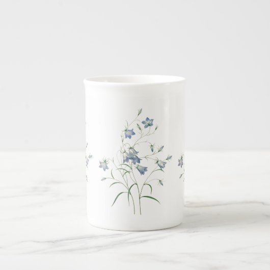 Redouteの植物の骨灰磁器のマグによるBluebells ボーンチャイナマグカップ (正面)