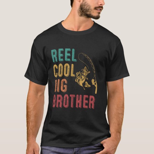 Reel Cool Big Brother Funny Matching Family Fishin Tシャツ (正面)