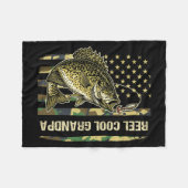 Reel Cool Grandpa Crape Fishing Camo American Flag フリースブランケット (正面(横))