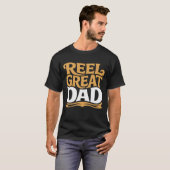 Reel Great Dad Funny Fishing Pun Retro Tシャツ (正面フル)