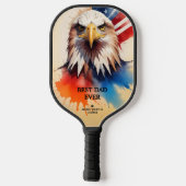Refined Modern & Elegant Patriotic Eagle ピックルボールラケット (裏面)