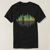Reflection Forest Trees Sasquatch Conspiracy Yeti Tシャツ (デザイン正面)