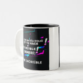 REGALO PERSONALIZADO(NOMBRE)ERES INVENCIBLE ツートーンマグカップ (正面左)