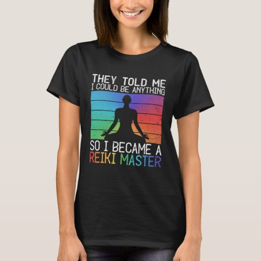 Reiki Master And Spiritual Healer Tシャツ (正面)