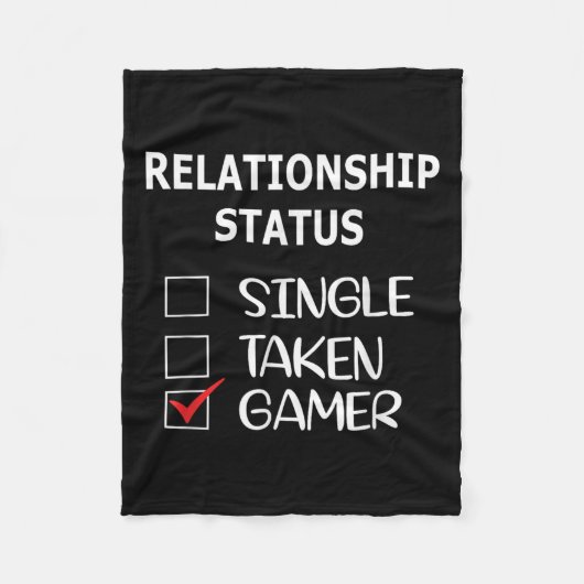 Relationship Status Single Taken Gamer  フリースブランケット (正面)