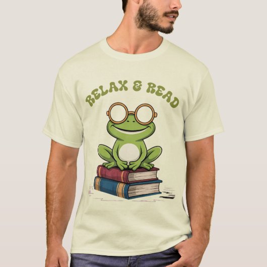 Relax & Read Cute Frog on Books | Funny Bookworm  Tシャツ (正面)