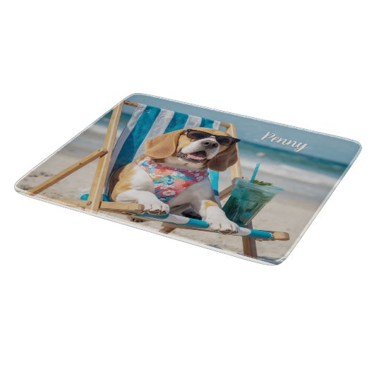 Relaxing Beagle Personalized カッティングボード (角)