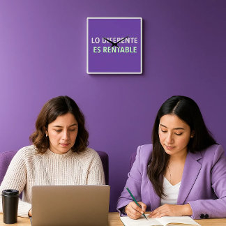Reloj de pared “Lo diferente es rentable” – Mensaj スクエア壁時計