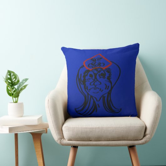 Reluctant Queen Animation Throw Pillow クッション (椅子)
