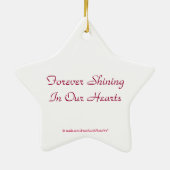 "Remembering__"の乳癌の認識度のリボン セラミックオーナメント (裏面)