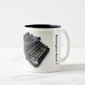 Remingtonのランドモデル1タイプライター ツートーンマグカップ (正面右)
