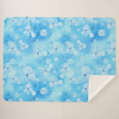Repeat 淡い色の sky blue – 白い水色の花 シェルパブランケット (正面(横))