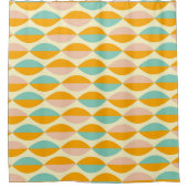 Repeating geometric pattern in beige background シャワーカーテン (正面)