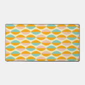 Repeating geometric pattern in beige background デスクマット (正面)