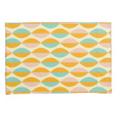 Repeating geometric pattern in beige background 枕カバー (正面右)