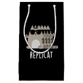 Replicat おもしろい Replicated Cat Pun Dark BG スモールペーパーバッグ (正面)