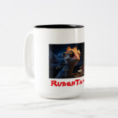 Reptilian AI Artist, Ruben Taino ツートーンマグカップ (正面左)
