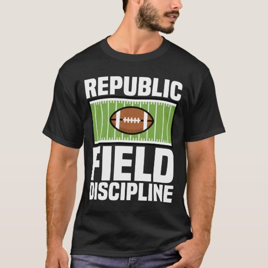 REPUBLIC FIELD DISCIPLINE - NEW ENGLAND FOOTBALL Tシャツ (正面)