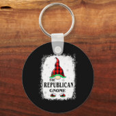 Republican Gnome Buffalo Plaid Matching Family Xma キーホルダー (正面)
