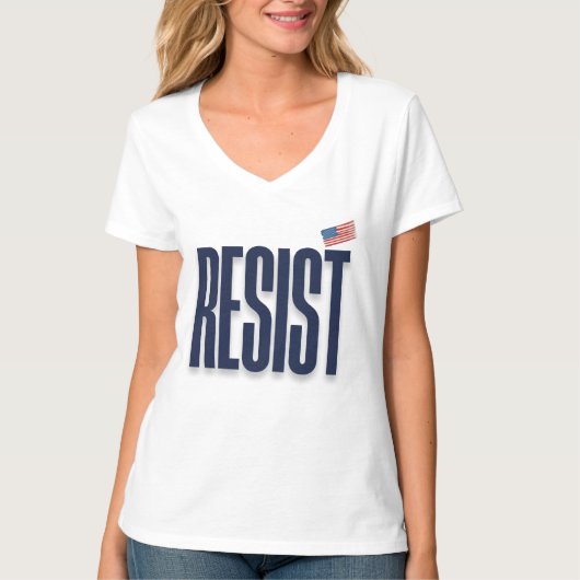 RESIST小アメリカ国旗 – 抗議の声明 Tシャツ (正面)