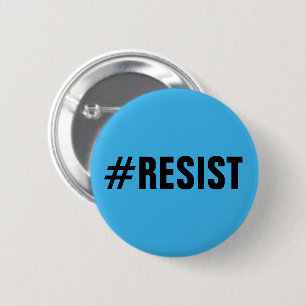 #Resist、明るいはっきりした青色の黒い文字、すべて大文字 缶バッジ