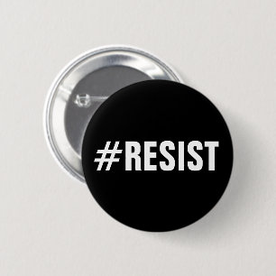 #Resist、白いはっきりした文字(黒)、すべて大文字ボタン 缶バッジ