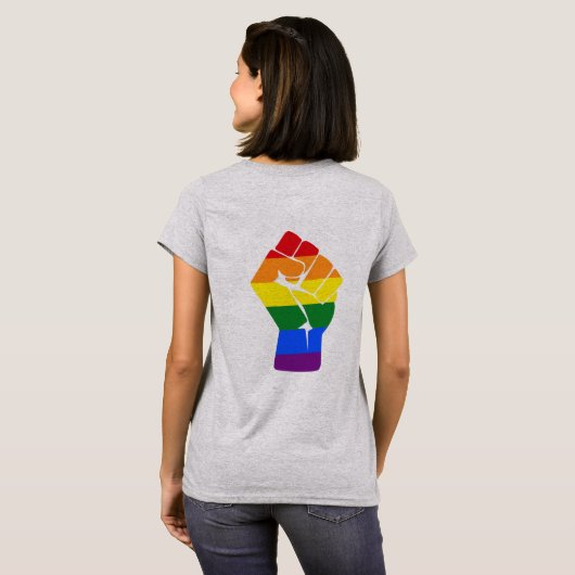 #Resist LGBTの虹によって上げられる握りこぶしの抗議 Tシャツ (裏面フル)