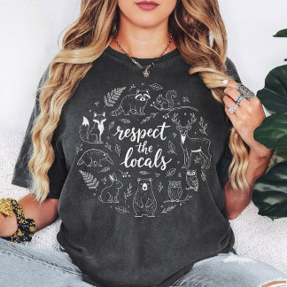 Respect the Locals Woodland Animals Circle Design Tシャツ