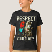 Respect Your Elders Gaming Clic Tシャツ (正面)