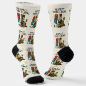 Respect Your Elders Gaming Control Retro Funny ソックス (傾斜あり)