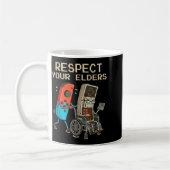 Respect Your Elders Retro Gaming Controller Funny  コーヒーマグカップ (左)