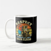 Respect Your Elders Retro Gaming Funny Controller  コーヒーマグカップ (左)