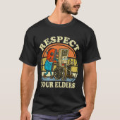 Respect Your Elders Retro Gaming Funny Controller Tシャツ (正面)