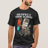 Respect Your Elders Retro Gaming Funny Controller  Tシャツ (正面)